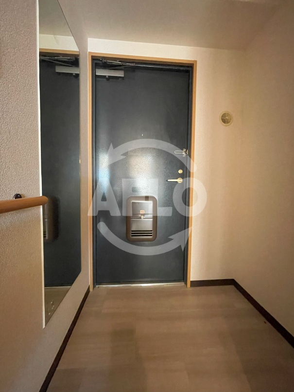 玄関　メゾンミヤビ　玄関