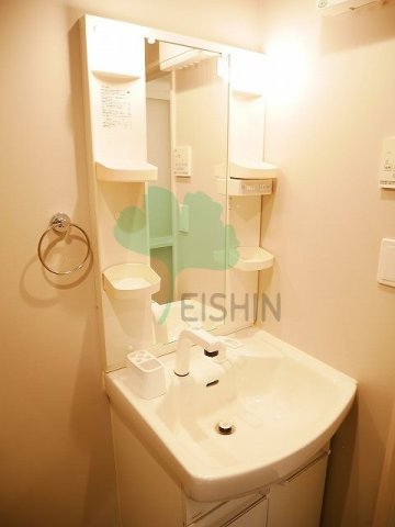 洗面設備　シンプルで使いやすい洗面台です！