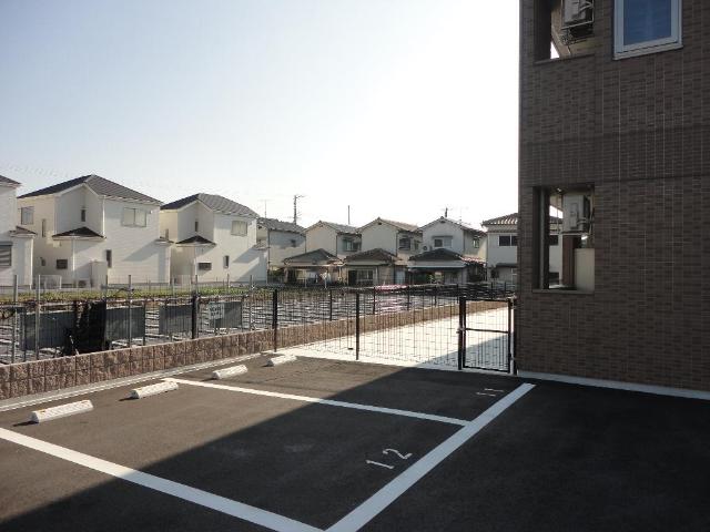 駐車場　駐車場