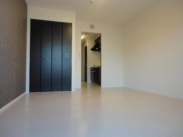 居室・リビング　室内