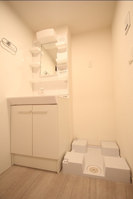 洗面設備　忙しい朝に便利な洗髪洗面化粧台♪