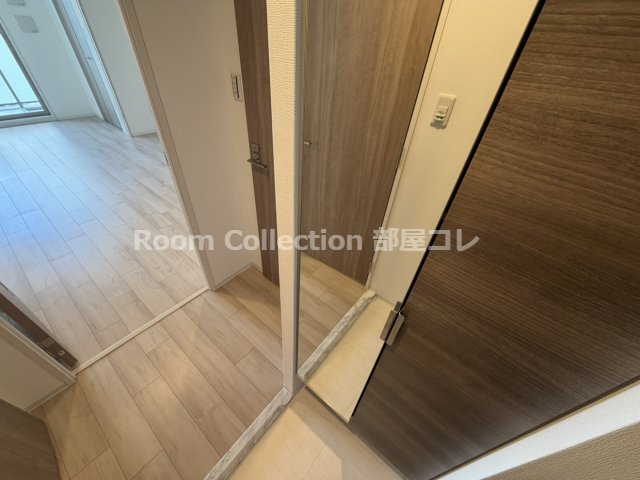 玄関　※同物件他部屋写真 反転、色違いの場合有 現況優先