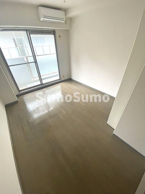 居室・リビング　こちらの居間で趣味の時間をお楽しみください