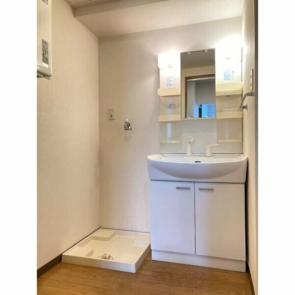 洗面設備　温水洗浄便座