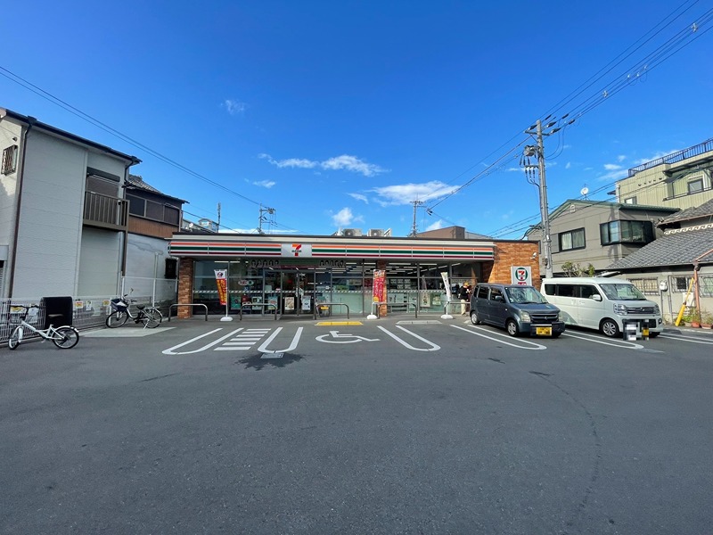 コンビニ　セブン-イレブン 河内長野本町店（コンビニ）まで243m
