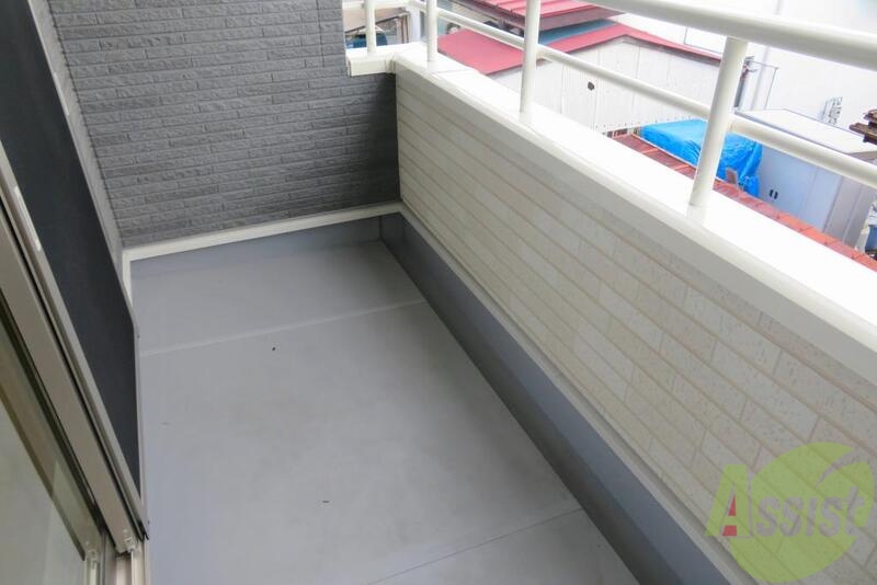 バルコニー　南向きバルコニーでお洗濯も効率よく乾きますね