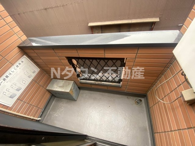 バルコニー　陽当たり良好なバルコニーです