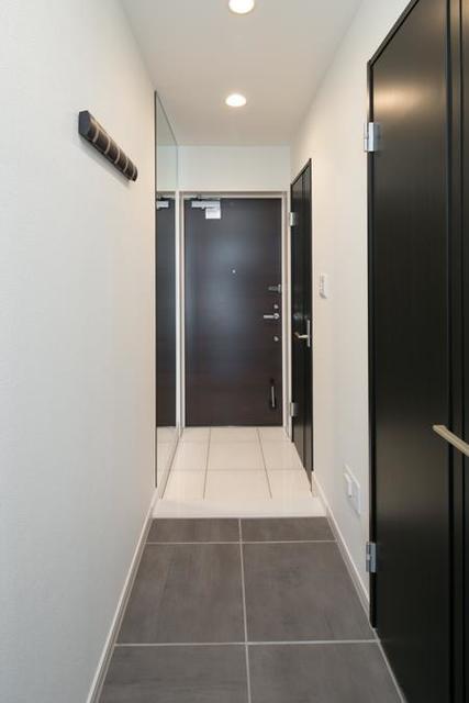 玄関　※写真は同タイプ住戸です。