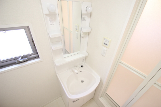 洗面設備　※別部屋の写真です