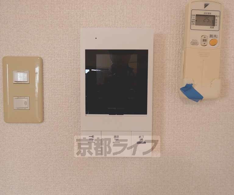 セキュリティ　モニター付きインターホンです。