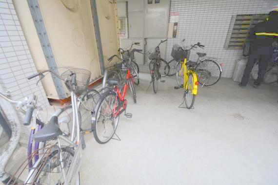 駐車場　あなたの大事な自転車も安心してとめることができますね。