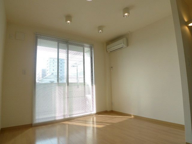 居室・リビング　別号室写真