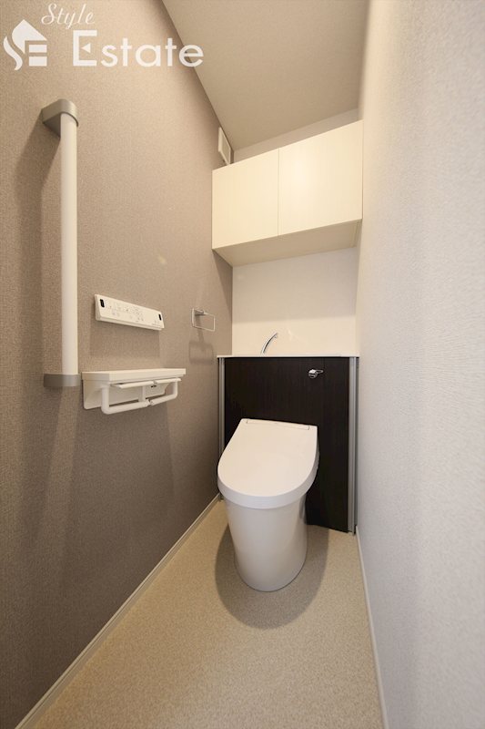 トイレ　同仕様内装