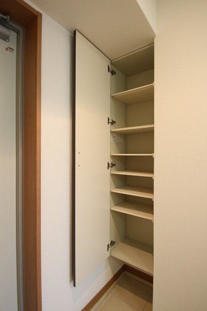 収納　同物件別号室のものです。