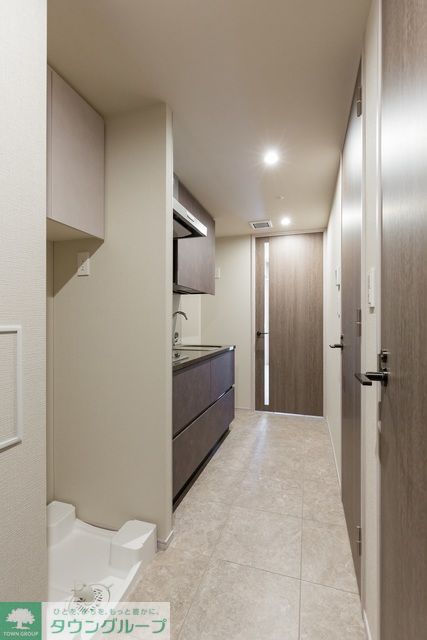 玄関　B1タイプ2021年4月撮影 同タイプ503号室の写真です。