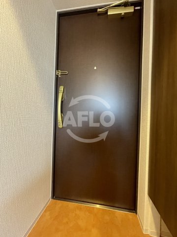 玄関　Luxe玉造南　玄関