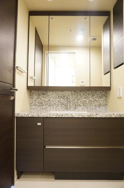 洗面設備　洗面所です