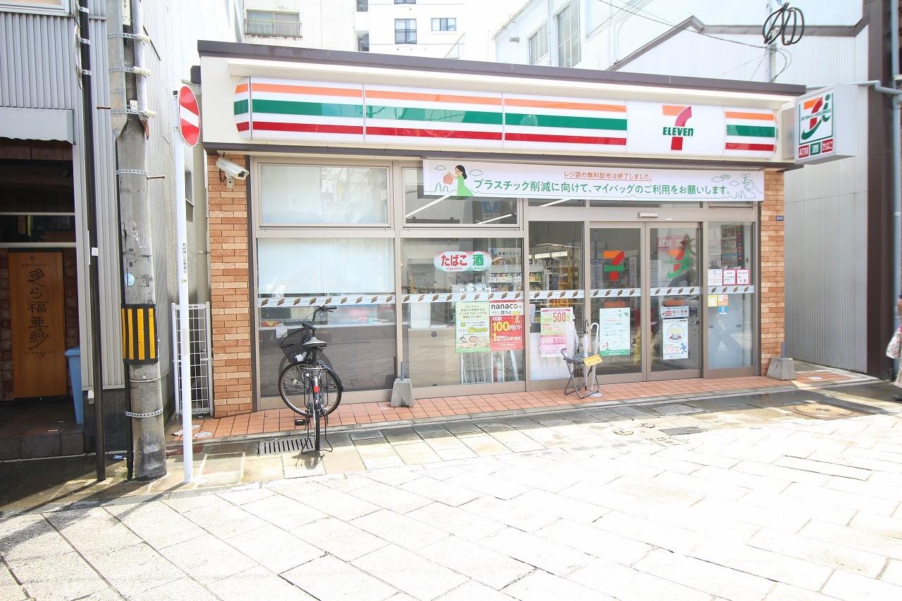 コンビニ　セブンイレブン長崎鍛冶市通り店（コンビニ）まで389m