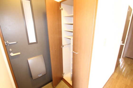玄関　※別号室の写真です※