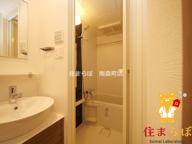 バス・シャワールーム　「見た目じゃなく、心に“しっくりくる”を大切に。」