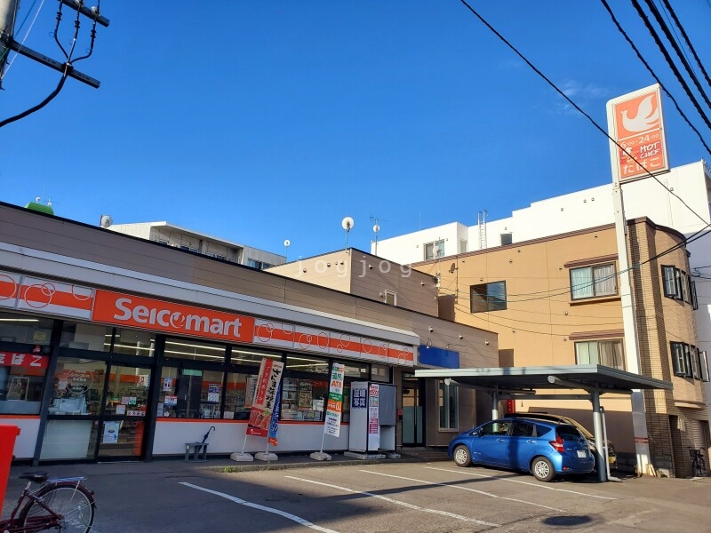 コンビニ　セイコーマート北5条通り店（コンビニ）まで118m