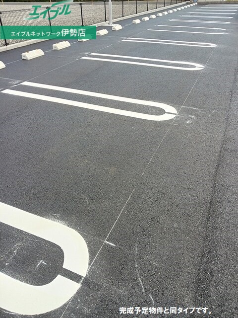 駐車場　同型参考写真