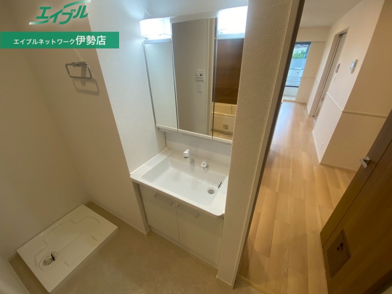 洗面設備　同タイプ部屋写真です。