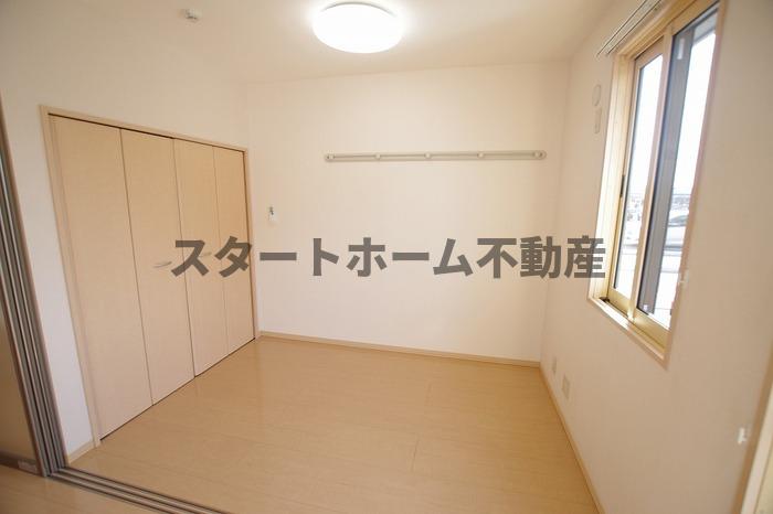 その他部屋・スペース　使い勝手のいい寝室です