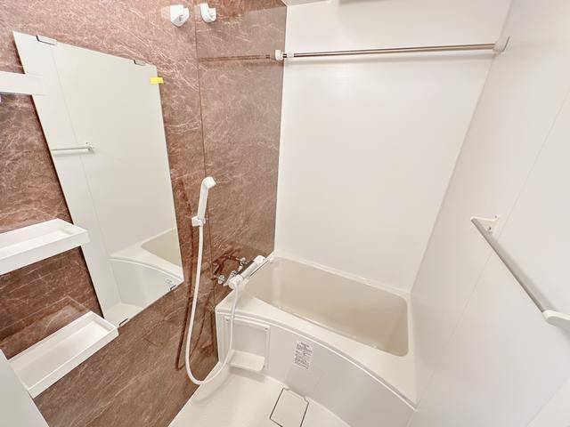 バス・シャワールーム　＊同タイプの部屋の写真です