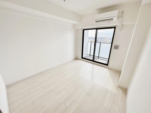 居室・リビング　＊同タイプの部屋の写真です