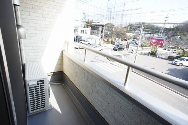 バルコニー　写真は１０１号室です