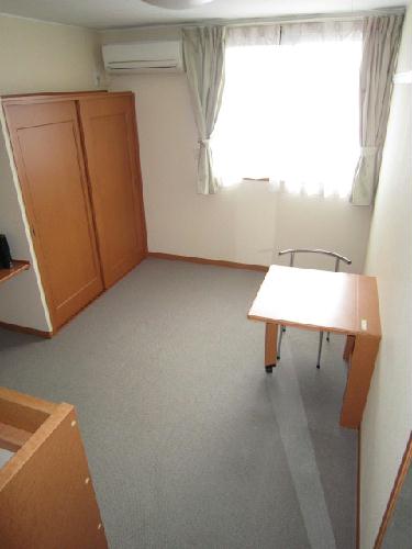 居室・リビング　玄関側から撮影