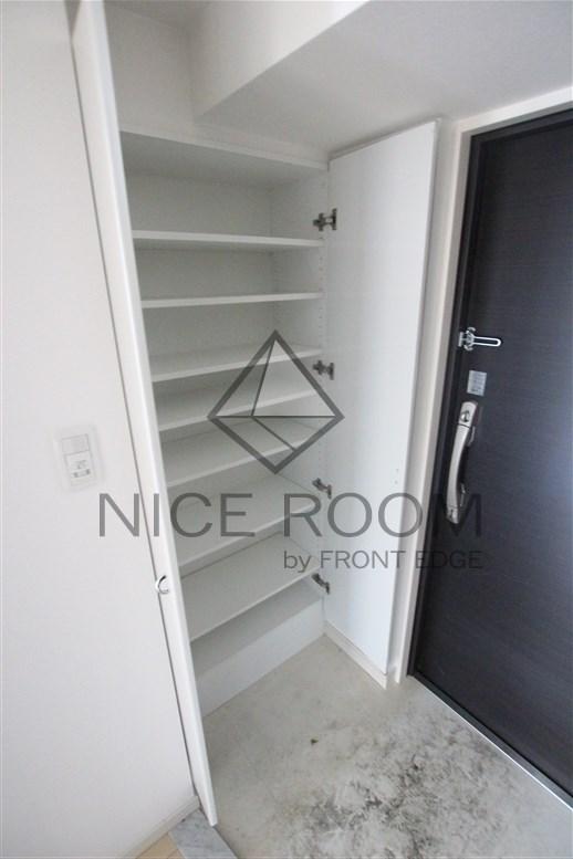 玄関　アドバンス新大阪V　シューズボックス