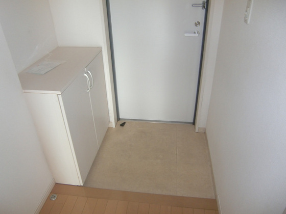 玄関　※別部屋の写真です