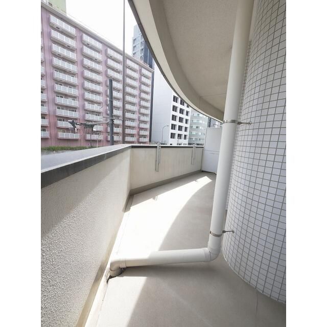 バルコニー　バルコニーからの眺めを楽しみながら食事をしませんか