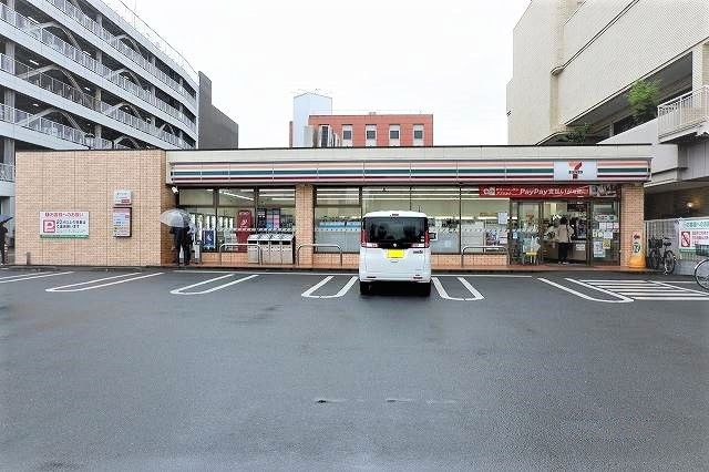 コンビニ　セブンイレブン東村山本町２丁目（コンビニ）まで300m