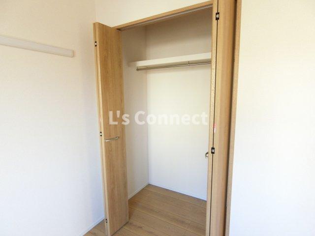 収納　クローゼットでお荷物もすっきり収納。