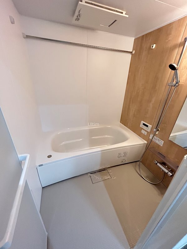 バス・シャワールーム　※別のお部屋の写真です