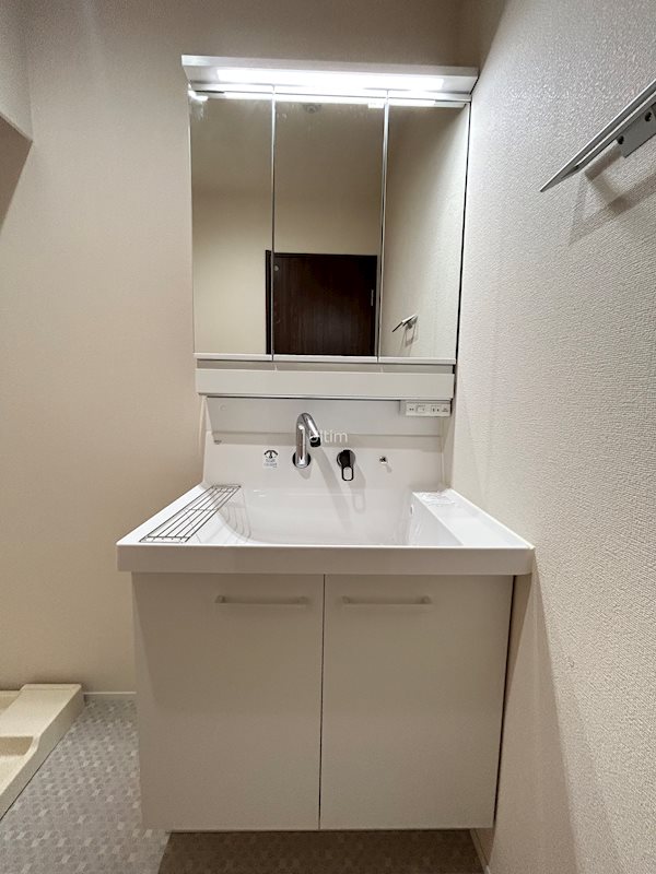 洗面設備　※別のお部屋の写真です