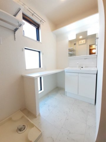 洗面設備　脱衣スペースもあります