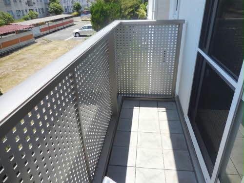 バルコニー　南向きで日当たり良好です