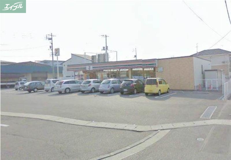 コンビニ　セブンイレブン岡山新保店（コンビニ）まで228m