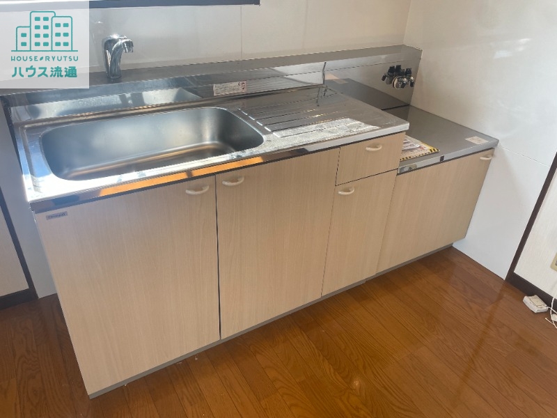 キッチン　※別号室の写真になります。