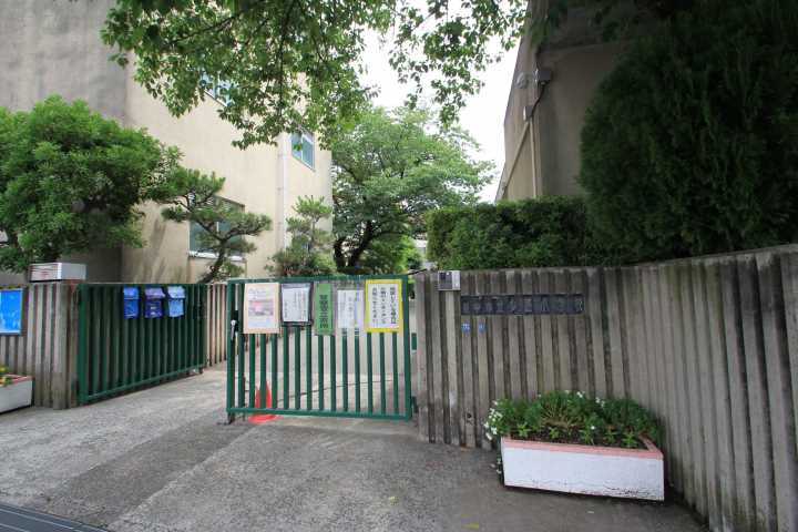 小学校　少路小学校（小学校）まで692m