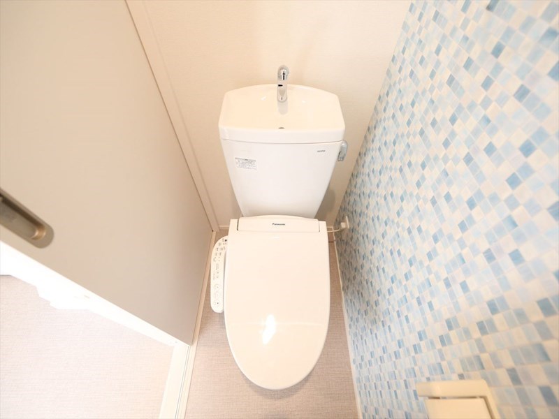 トイレ　温水洗浄暖房便座付トイレ　同仕様写真