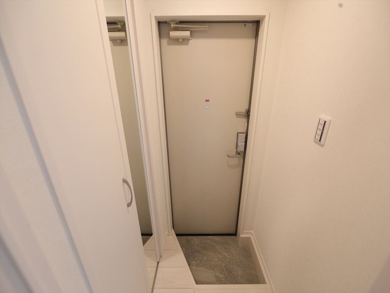 玄関　玄関　シューズボックス付（収納充実してます）　同仕様写真