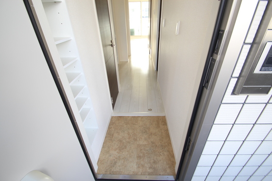 玄関　※別部屋の写真です