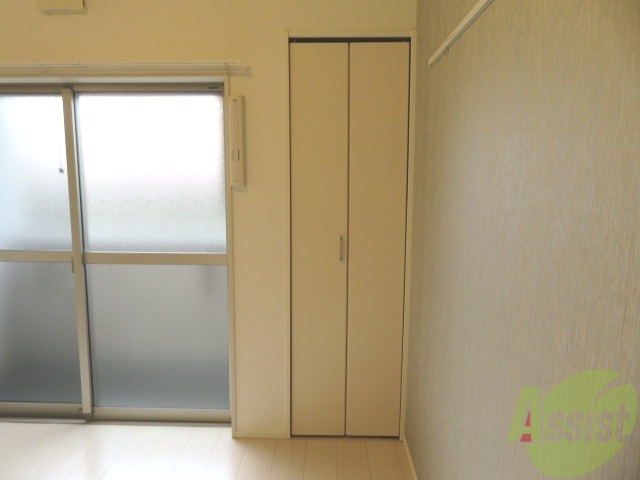 収納　クローゼットには大切なお洋服が収納出来ますね。