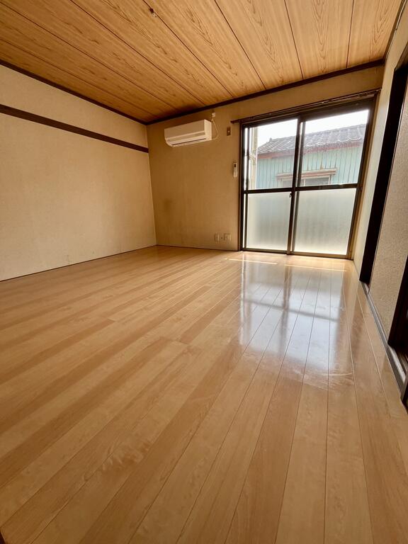 居室・リビング　洋室8帖　エアコン・収納付き