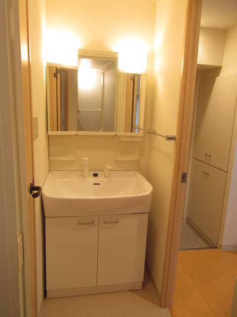 洗面設備　独立洗面台完備です